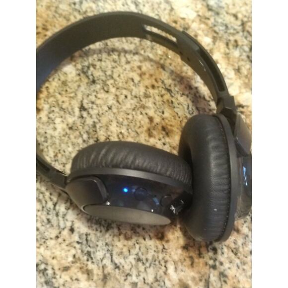 Philips Bass & Headphones Bluetooth Mic & Control Sleek on the Outside with Big - Picture 3 of 6